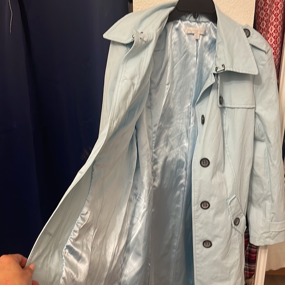 Beautiful trench coat - Picture 8 of 12